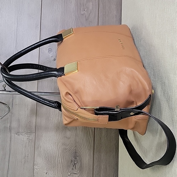 Ted Baker Tan and Black Leather Crossbody Handbag - Picture 4 of 15